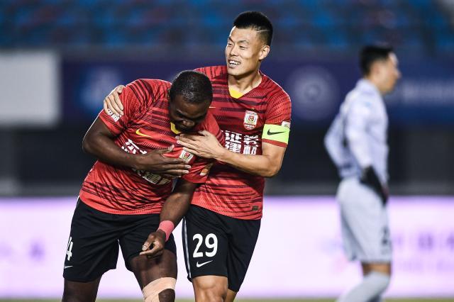 乐鱼官方网站-【中超】谭龙闪击破门后伤退 长春亚泰1比0深圳队